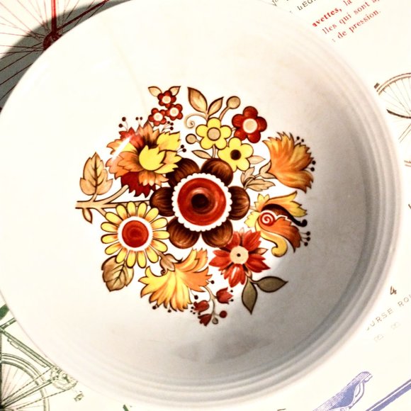 Pre-loved Myott small salad/dessert bowl/trinket dish - Festival line - Picture 1 of 5